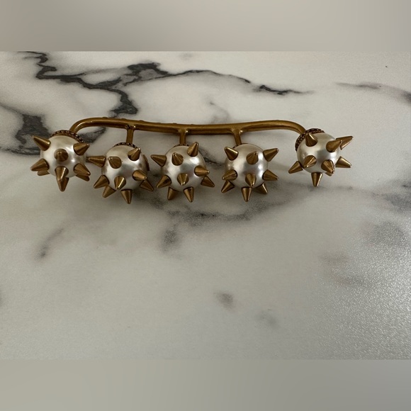 Gucci Multi-Finger Spike and Pearl Ring - Picture 8 of 15
